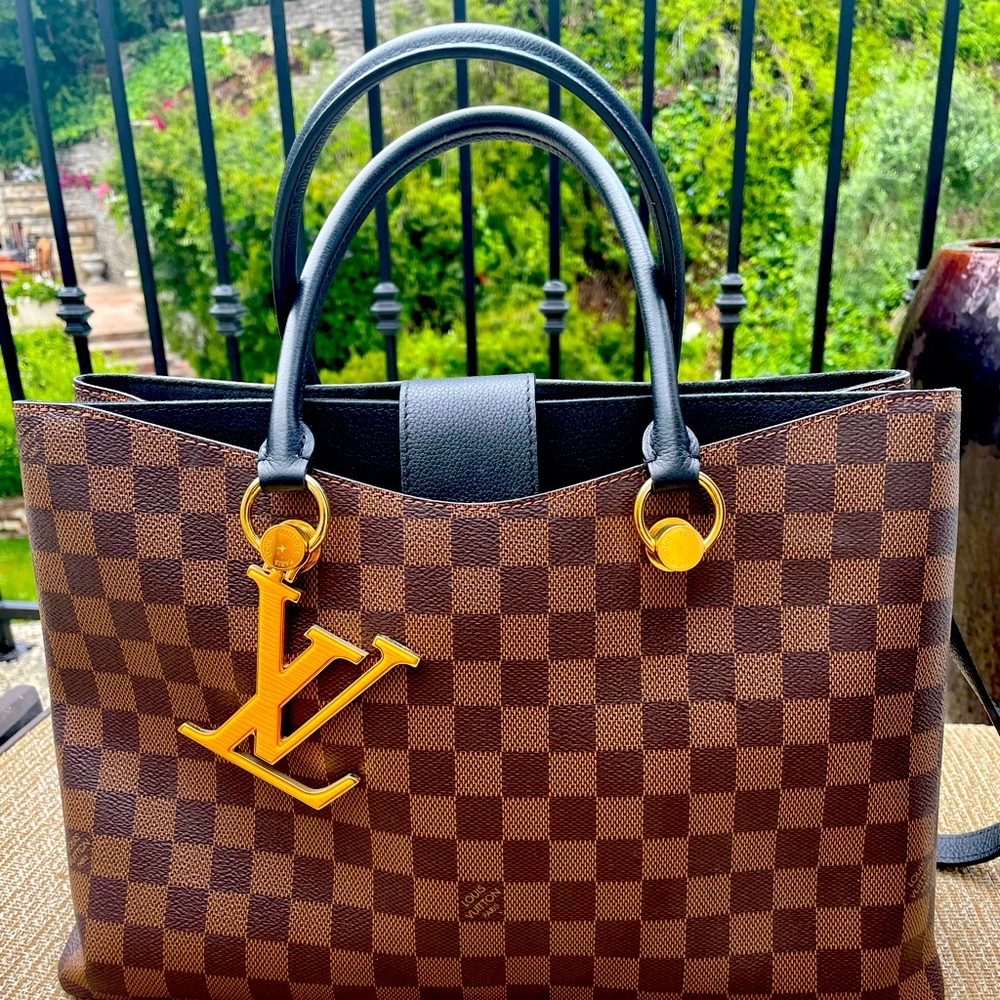 Authentic Louis Vuitton 2019 Damier Ebene LV Riverside Tote - Great Condition!!